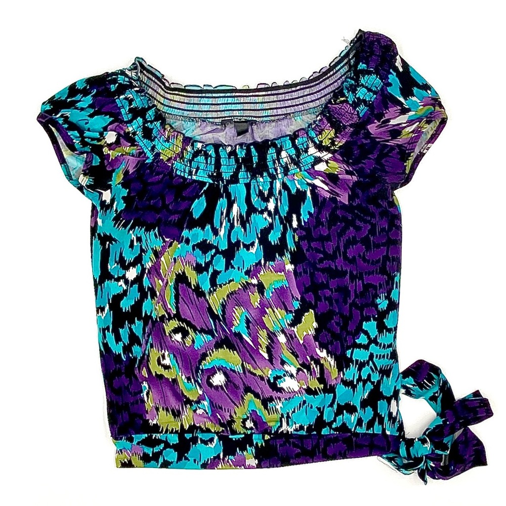 Cute aqua top!
